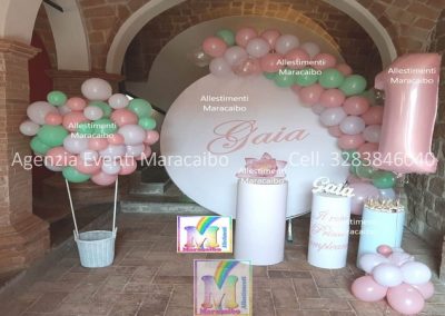 Allestimenti completi per primo compleanno battesimi archi stampe personalizzate palloncini decorazioni sweet table Marche Umbria