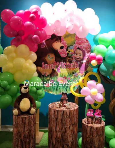 Masha e Orso allestimento a tema palloncini evento festa primo compleanno torta Ancona Jesi Falconara