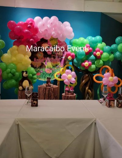 Masha e Orso allestimento a tema palloncini evento festa primo compleanno Civitanova Marche Porto Recanati