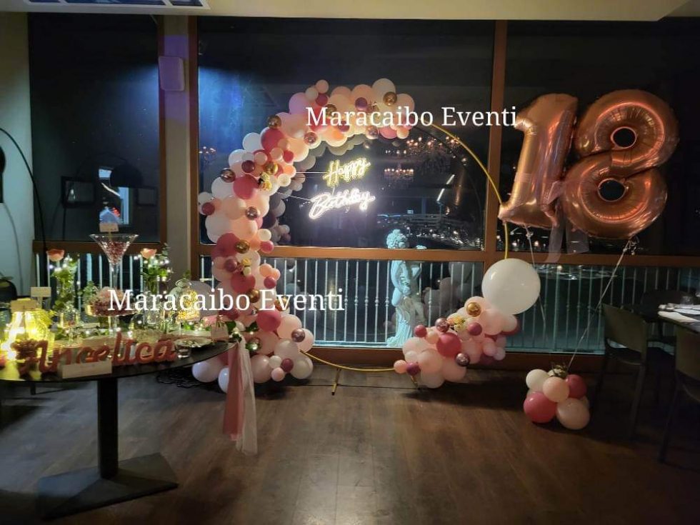 Struttura Per Arco Di Palloncini | 2 Metri | Ferro Riutilizzabile | Base A T Con Sacca D'acqua | 100 Clip Incluse