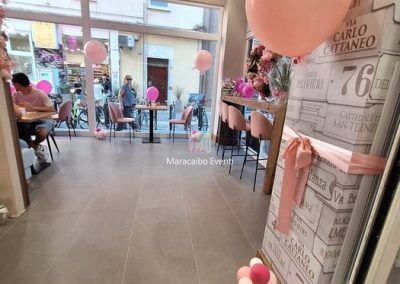 Centro commerciale Allestimento negozio inaugurazione apertura palloncini elio arco decorazioni