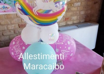 Centrotavola a tema con palloncino in Mylar e base di palloncini