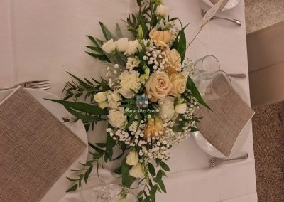 Centrotavola di fiori rosa beige bianco per feste cerimonie ed eventi Ancona Macerata Fano Fermo