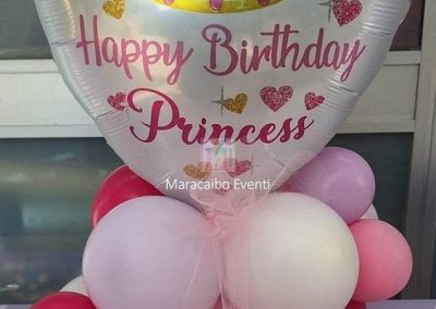 Centrotavola palloncini Principessa Happy Birthday composizione decorazione cuore